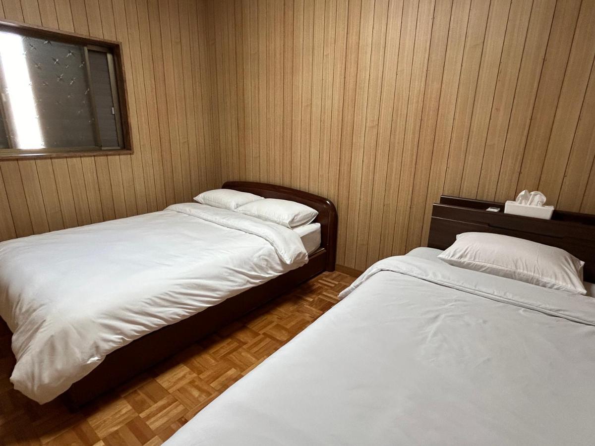 Kix House Waraku III 和楽三号館 Hotel Izumisano Bagian luar foto