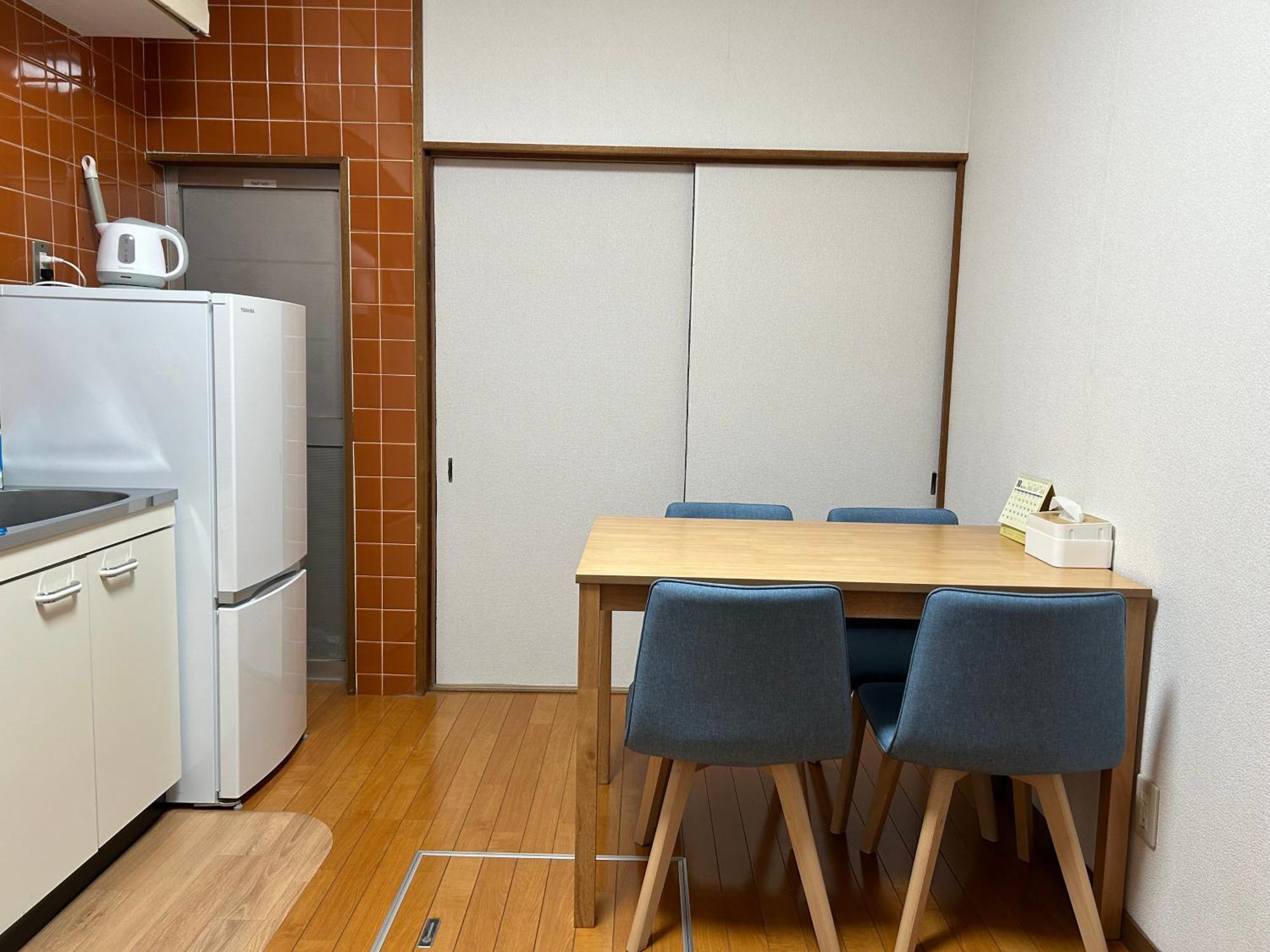 Kix House Waraku III 和楽三号館 Hotel Izumisano Bagian luar foto